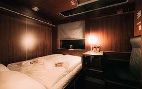 Deluxe Abteil im Schlafwagen mit Doppelbett